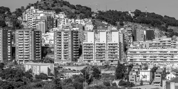 Delitos Contra la Propiedad / Urbanísticos  Sant Pere Sallavinera · Construcción de Edificios en Zonas Prohibidas